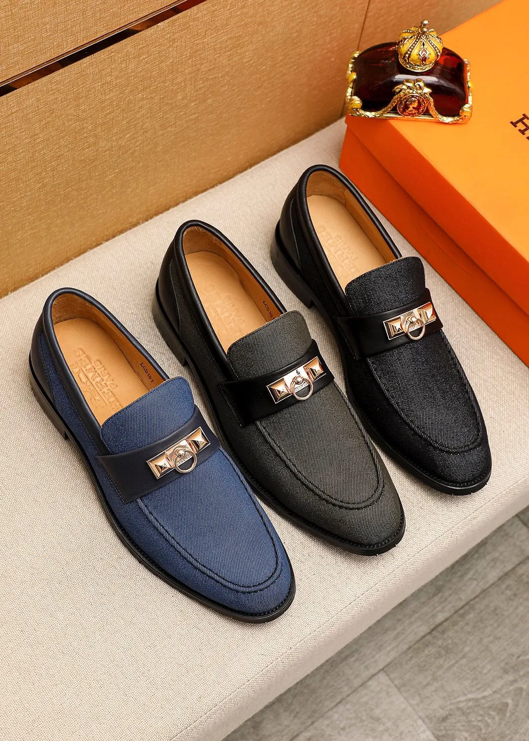 Men's shoes 💰442💐 Product trademark: HERMES "Hermès" casual leather shoes Regular size: 38-44 (45.46.47🉑️customized) Product materials: Selected imported fabric upper + classic hardware buckle, imported water-dyed 🐂 cowhide lining. Strong three-dimensional visual effect, combined outsole Color: 3⃣️colors available